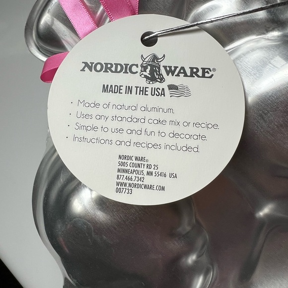 Nordic Ware 3D Bunny Cake Mold Pan MADE IN USA - Picture 3 of 5